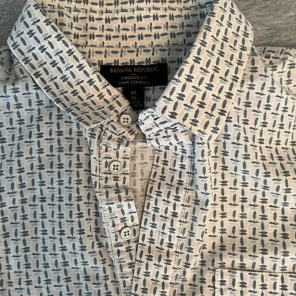 Mens medium Henley-style short-sleeve shirt - Picture 2 of 2